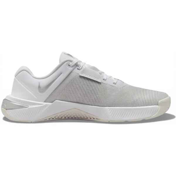 

Кроссовки женские Nike W Metcon 10 HQ2620-100 40 (8,5 US) белые